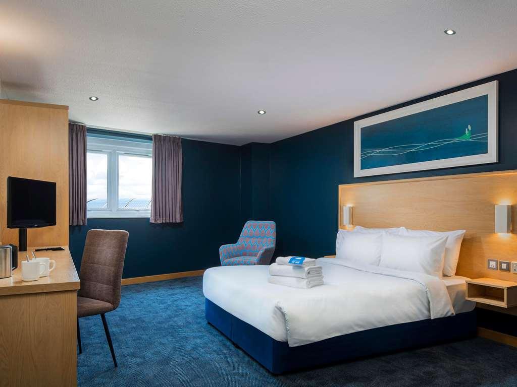 Travelodge Cheltenham Room photo