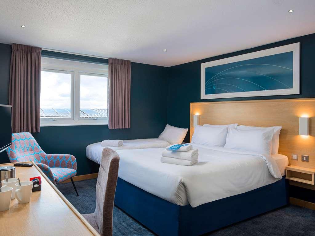 Travelodge Cheltenham Room photo