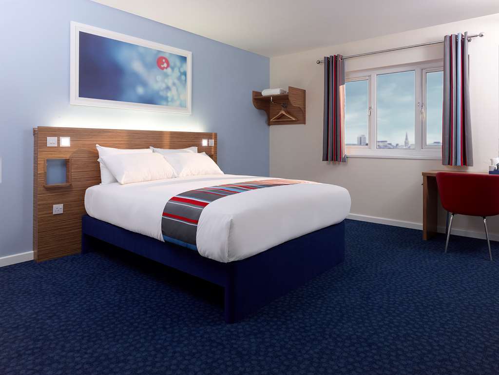 Travelodge Cheltenham Room photo